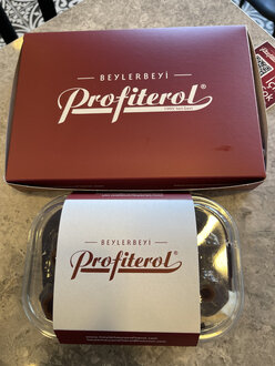 Tatlı Sepeti 2 (500 Gr Profiterol + 500 Gr Karışık Ekler) görseli