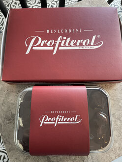 Tatlı Sepeti 4 (1 Kg Profiterol + 500 Gr Karışık Ekler) görseli