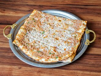 Kıymalı & Kaşarlı Pide görseli