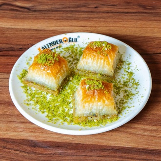 Özel Klasik Fıstıklı Baklava (3 Adet) görseli