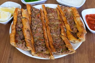Kuşbaşılı Pide görseli