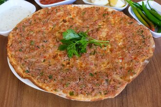 Lahmacun görseli
