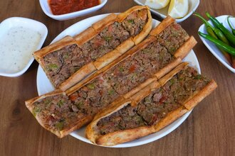 Kıymalı Kuşbaşılı Karışık Pide görseli