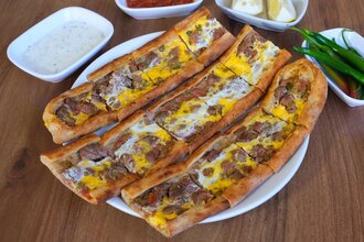 Kuşbaşılı Yumurtalı Pide görseli