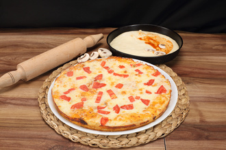 Margherita Pizza (Büyük Boy) görseli
