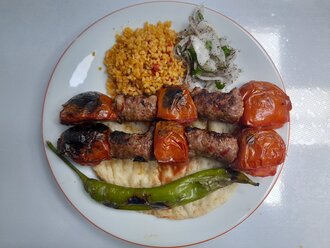 Domatesli Kebap görseli