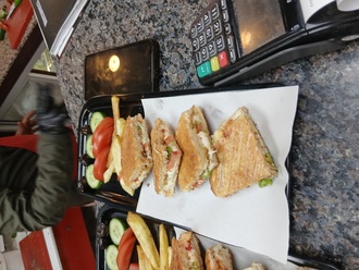 Sucuklu Kaşarlı Sebze Tost görseli