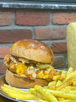 Chili Tavuk Burger görseli