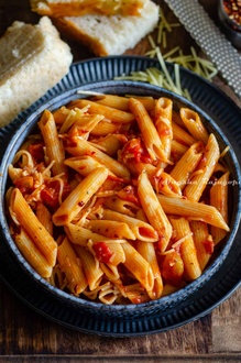 Napoliten Soslu Penne görseli