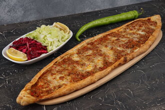 Kuşbaşılı Kaşarlı Pide görseli