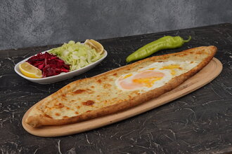 Kaşarlı Yumurtalı Pide görseli