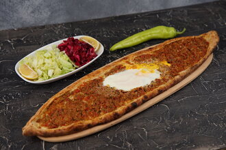 Kıymalı Yumurtalı Pide görseli