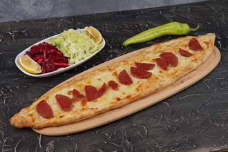 Sucuklu Kaşarlı Pide görseli