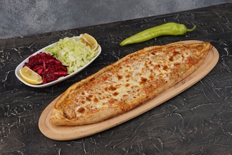 Tavuklu Kaşarlı Pide görseli