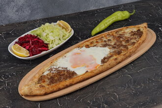 Kavurmalı Kaşarlı Yumurtalı görseli