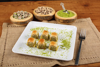 Fıstıklı Özel Baklava (1 Kg.) görseli