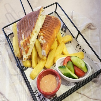 Beyaz Peynirli Tost görseli