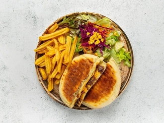 Kavurmalı Cheddar Peynirli Bazlama Tost görseli