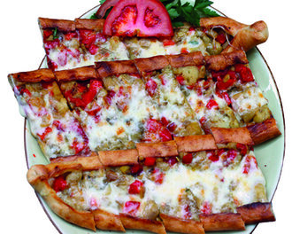 Patlıcanlı Kaşarlı Pide görseli