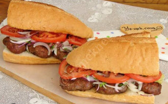 Ekmek Arası Köfte görseli