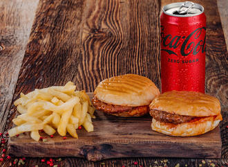 Coca- Cola Fırsatı + 2'Li Islak Hamburger Menü görseli