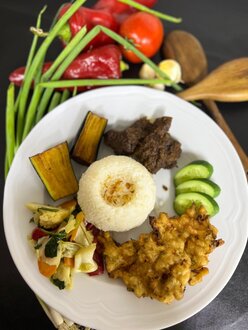 Nasi Komplit Nusantara görseli