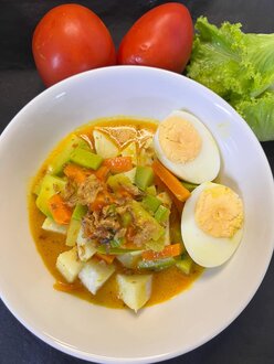 Lontong Sayur görseli
