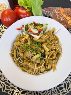 Kwetiau Ayam Indonesian Rice Noodle görseli