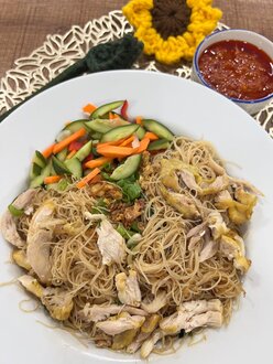 Bihun Goreng Ayam Indonesian Rice Noodle görseli