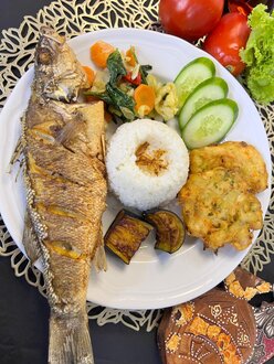 Nasi Komplit Ikan görseli