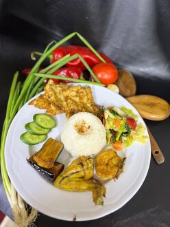Nasi Komplit Ayam görseli