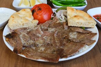 Pilav Üstü Et Döner görseli