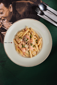 Kremalı Füme Somonlu Penne görseli