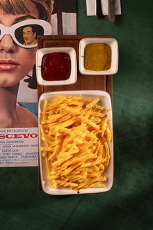 Cheddar Peynirli Patates Kızartması görseli