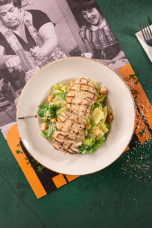 Tavuklu Sezar Salata görseli