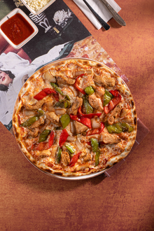 Tavuk Fajita Pizza (Büyük Boy) görseli