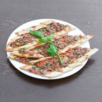 Kuşbaşılı Pide görseli