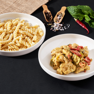 Köri Soslu Tavuk Ve Fusilli Makarna görseli