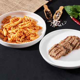 Izgara Köfte Ve Fusilli Napolitan Makarna görseli
