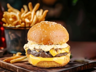 Fabrique Only Cheeseburger görseli