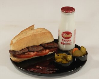 Köfte Ekmek + İçecek görseli