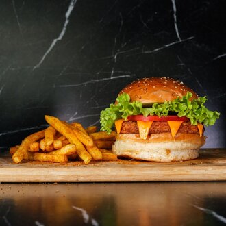 Chicken Classic Burger Menü. görseli