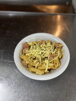 Soya Soslu Sosisli Penne Tam görseli