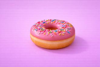 Çilekli Halka Donut görseli