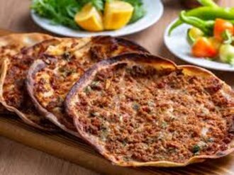 Lahmacun görseli