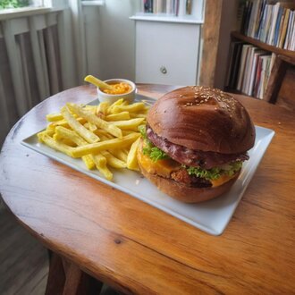 Füme Tavuk Burger görseli