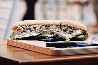 Patatesli Tavuklu Sandviç görseli