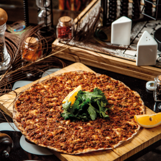 Lahmacun görseli