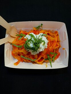 Fettucine Domates Sosu & Ricotta Peynirli görseli