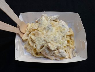 Tavuklu Mantarlı Fettucini görseli